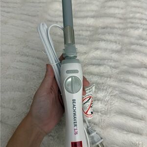 The Beachwaver Co. Hair Tool - White and Gray